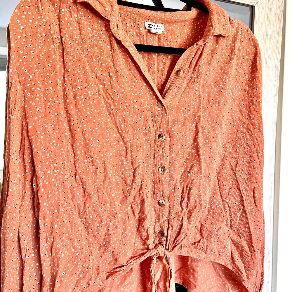 Billabong blouse with tie waist, cropped, size L